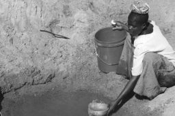 ONU: investimento atual não garante universalização da água e esgoto até 2030